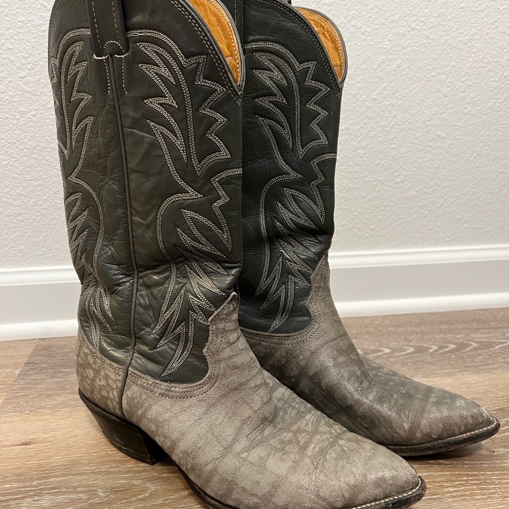 Gray and Black Western Boots-approx size 9-10 - Nocona brand- giddy up!